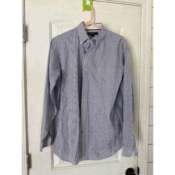 Cremieux Classics Blue & White Button Down Shirt Size Large with Pocket - Picture 1 of 3